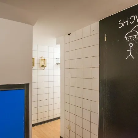 Апартаменти Apartma N'poznam Любляна