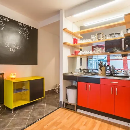 Apartma N'poznam 卢布尔雅那