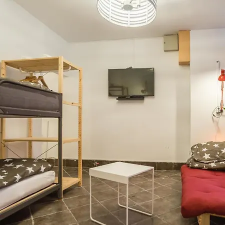 Apartma N'poznam Apartment